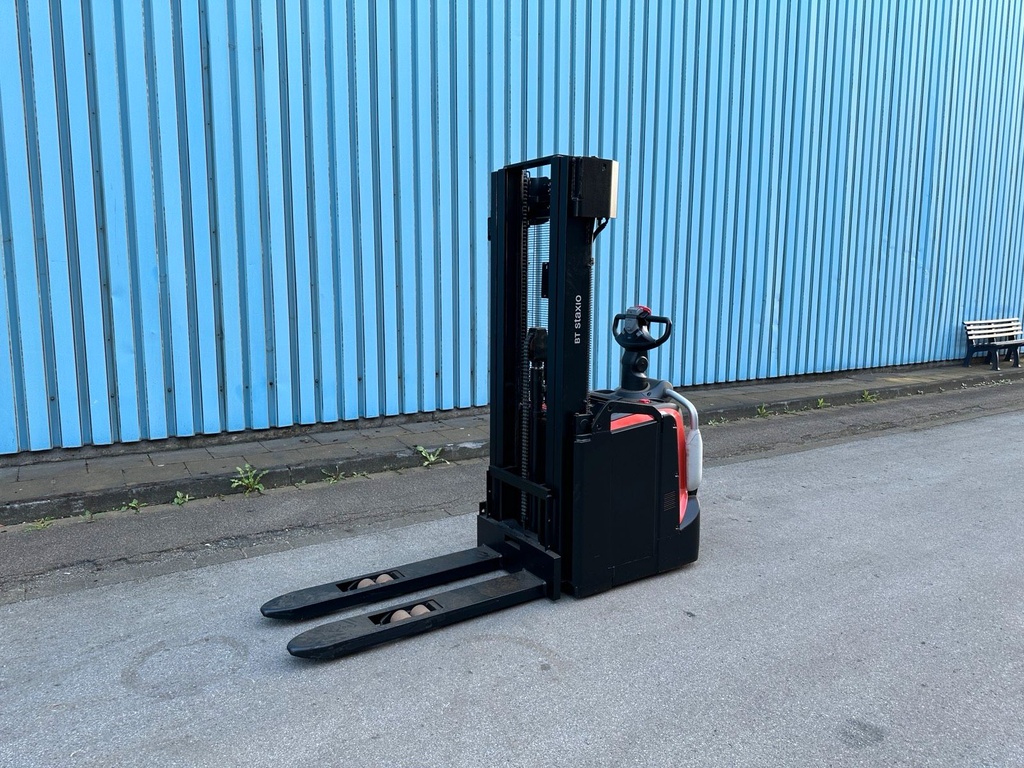 Toyota BT SPE160 4500mm Triplex Hochhubwagen Elektro 3