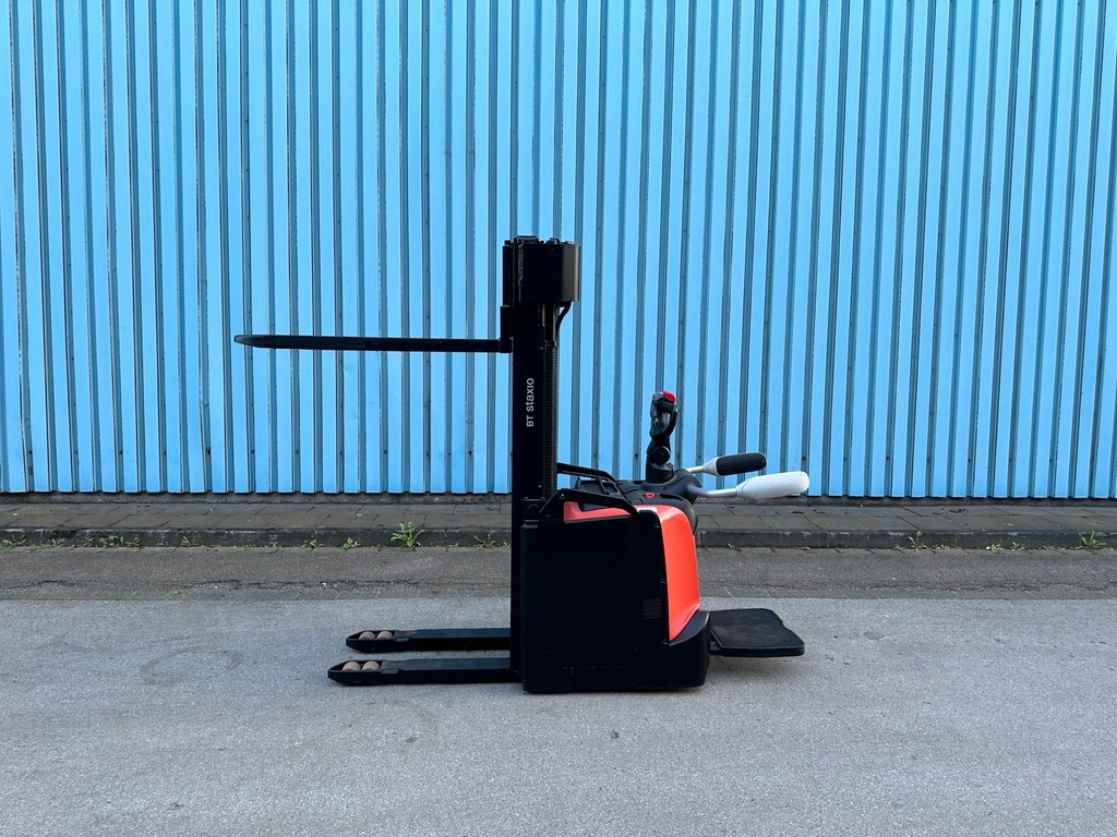 Toyota BT SPE160 4500mm Triplex Hochhubwagen Elektro 5