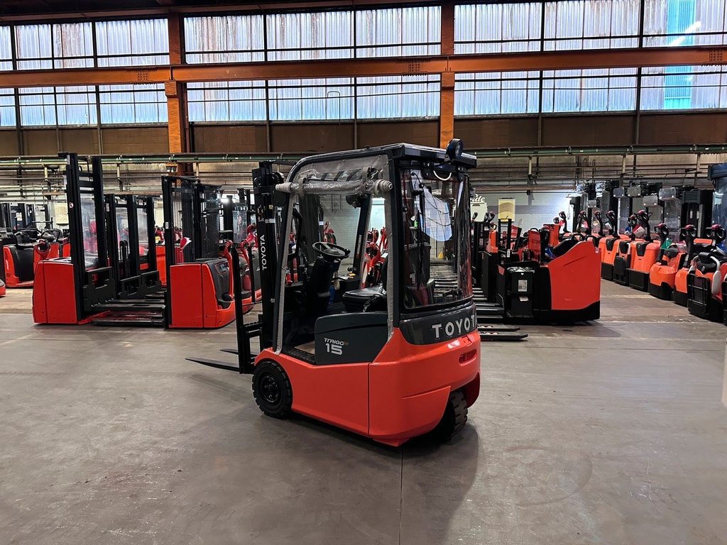 Toyota 1,5t Gabelstapler Elektro Triplex 4320mm Stapler 5