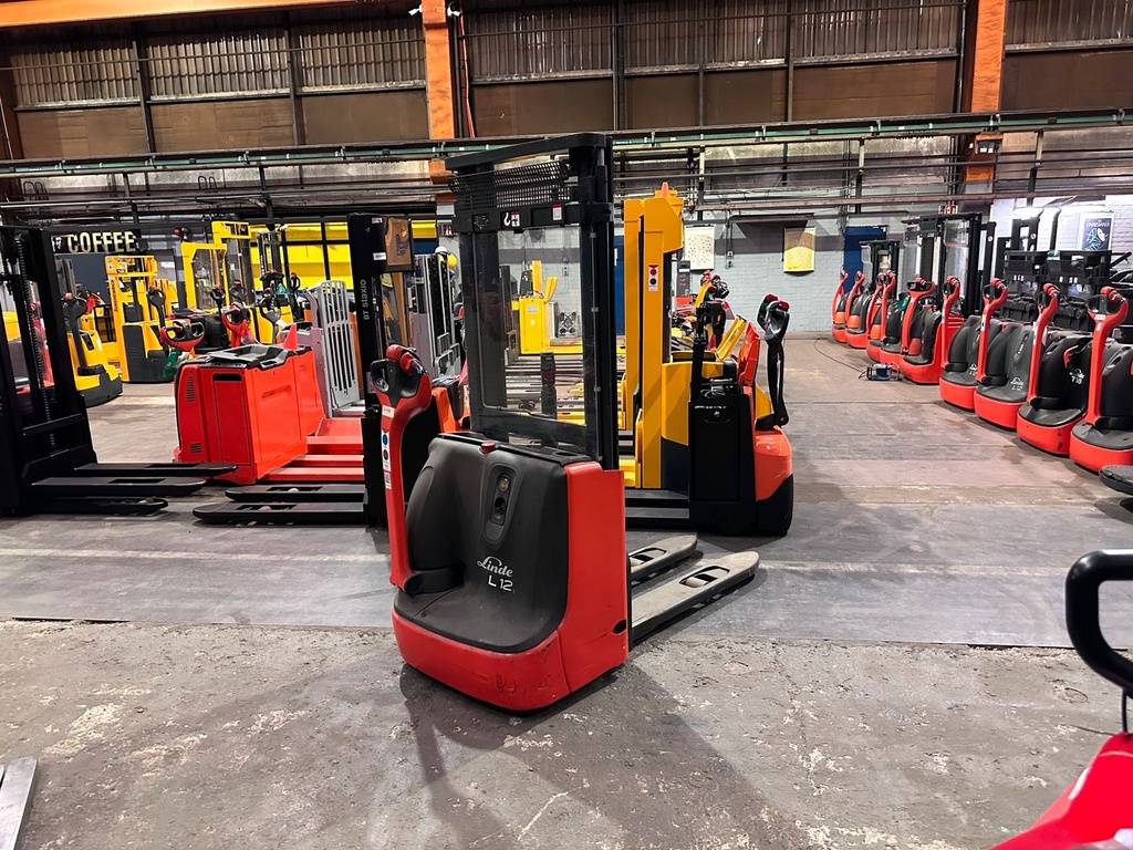 Linde L12 3000mm Hochhubwagen Elektro Stapler 6