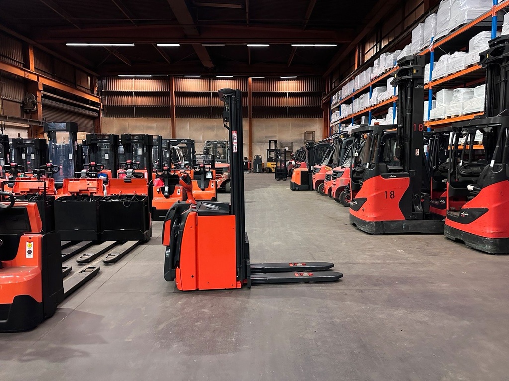 Linde L14AP Triplex 5316mm Hub Elektro Gabelstapler Hochhubwagen 6