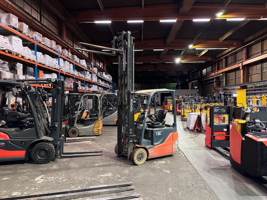 Toyota 8FBEK18T Elektro 2017 Gabelstapler 1,8t Freihub 12