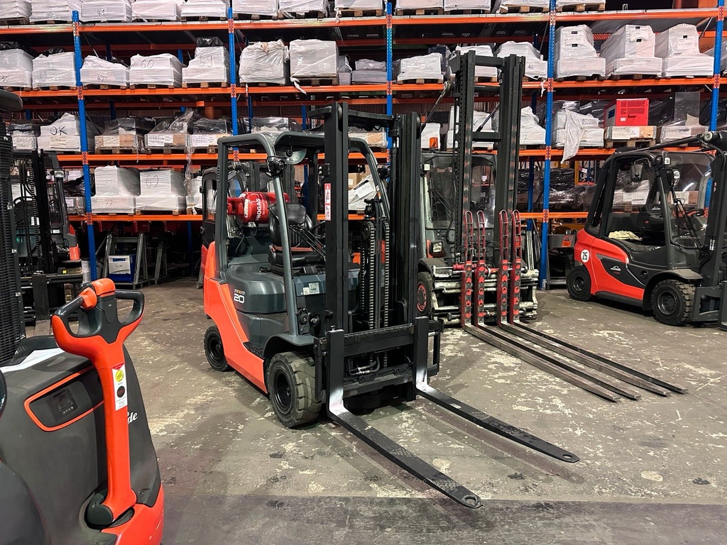 Toyota 8FGKF20 3300mm Hub. 2017 Gas Gabelstapler 2t. 2