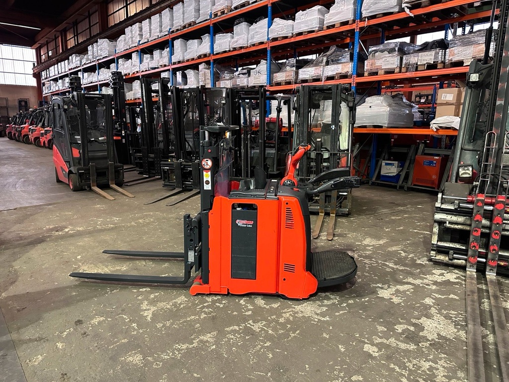 Linde L06AC AP Freitragender Hochhubwagen Zinkenversteller Seitenscheiber 2