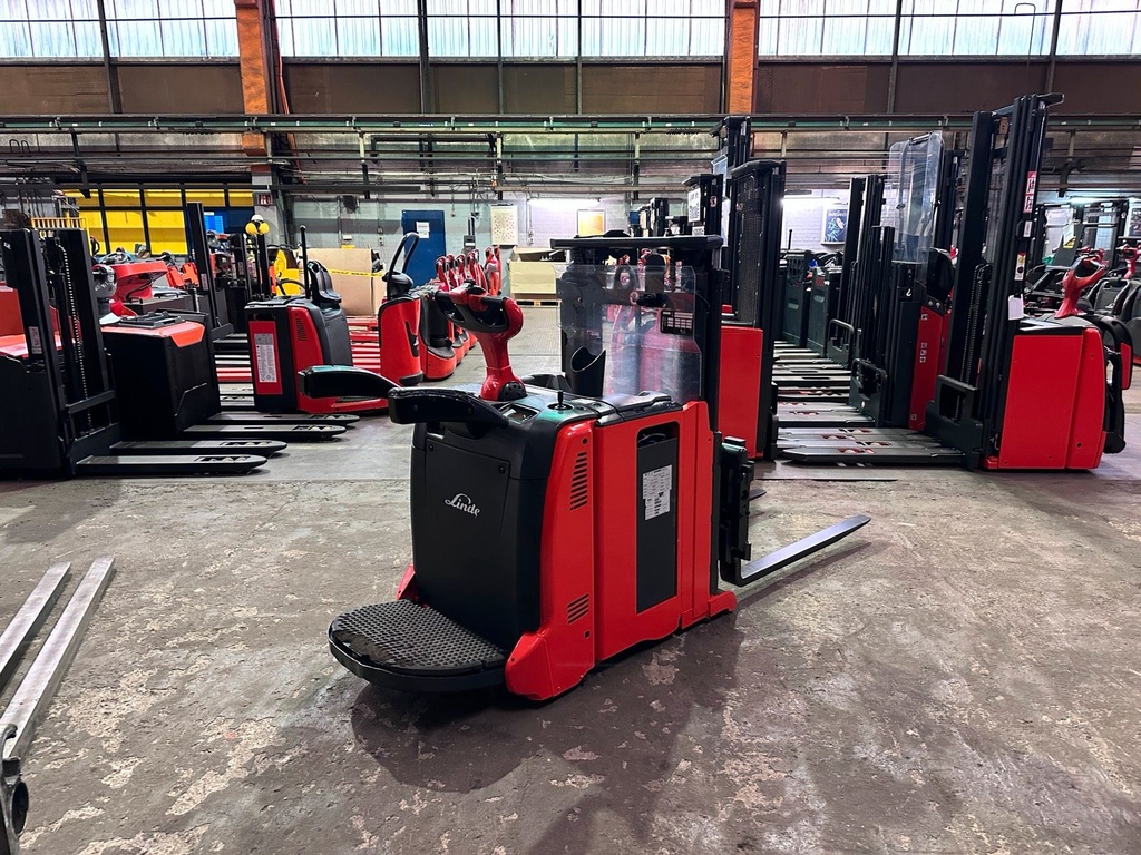 Linde L06AC AP Freitragender Hochhubwagen Zinkenversteller Seitenscheiber 6