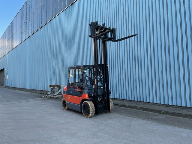 Toyota 3,5T Elektro Gabelstapler Zinkenversteller 