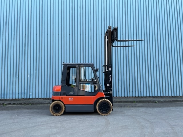 Toyota 3,5T Elektro Gabelstapler Zinkenversteller 