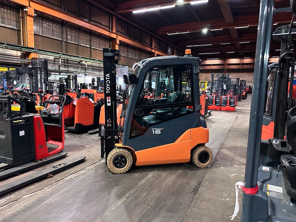 Toyota 8FBM16T 1,6t Triplex 4700mm Elektro Gabelstapler 20174
