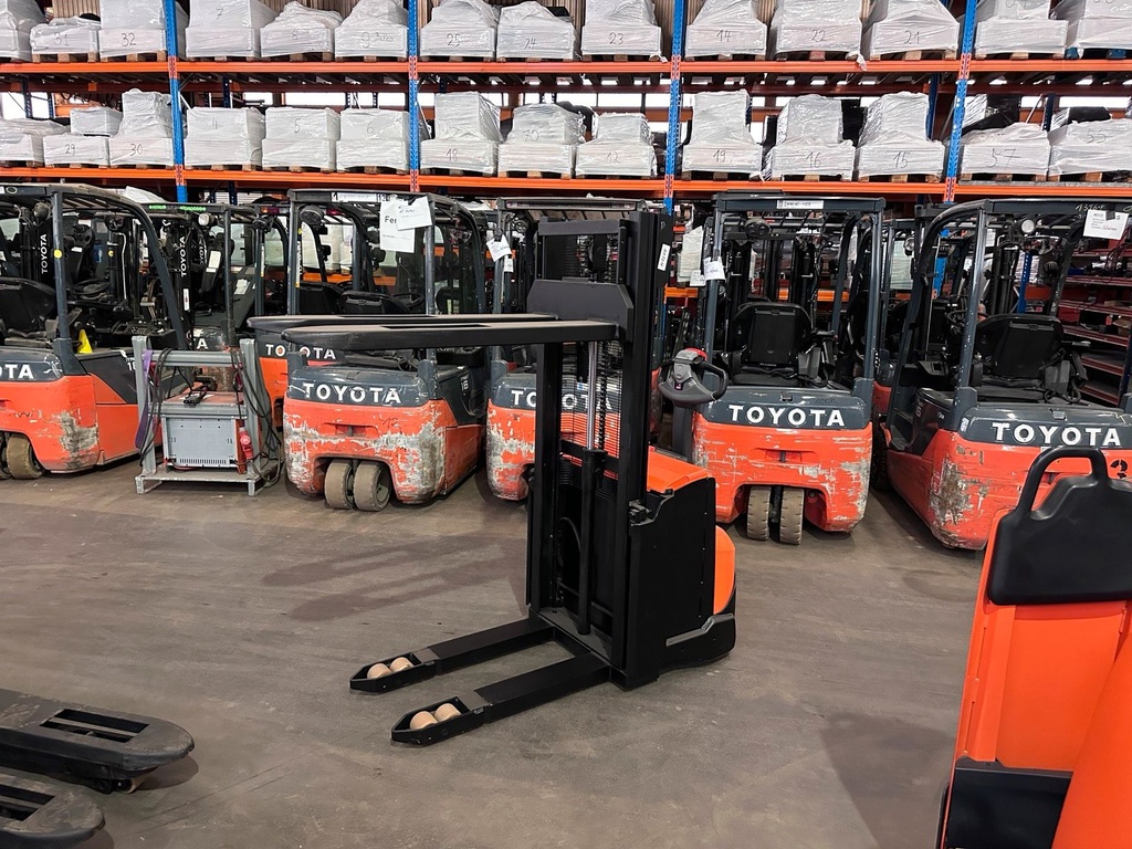 BT SWE100 Hochhubwagen Elektro Hubwagen 20194