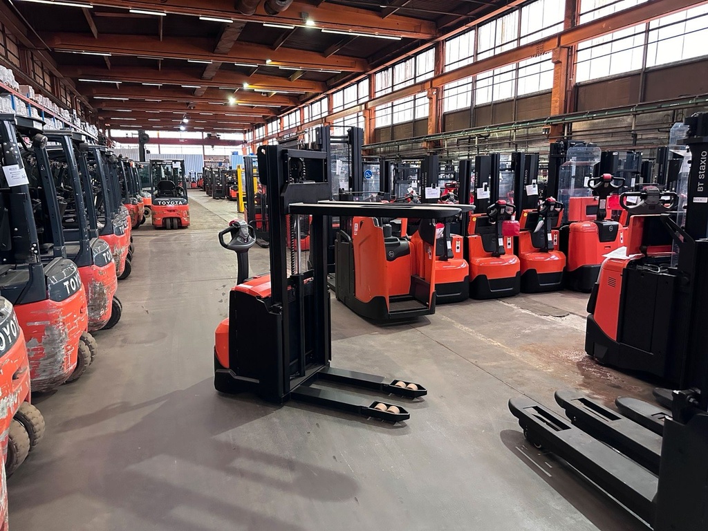 BT SWE100 Hochhubwagen Elektro Hubwagen 20195