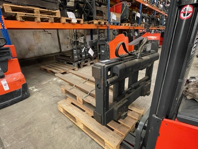 SH Zinkenversteller 1800mm Gabel 4000kg FEM3