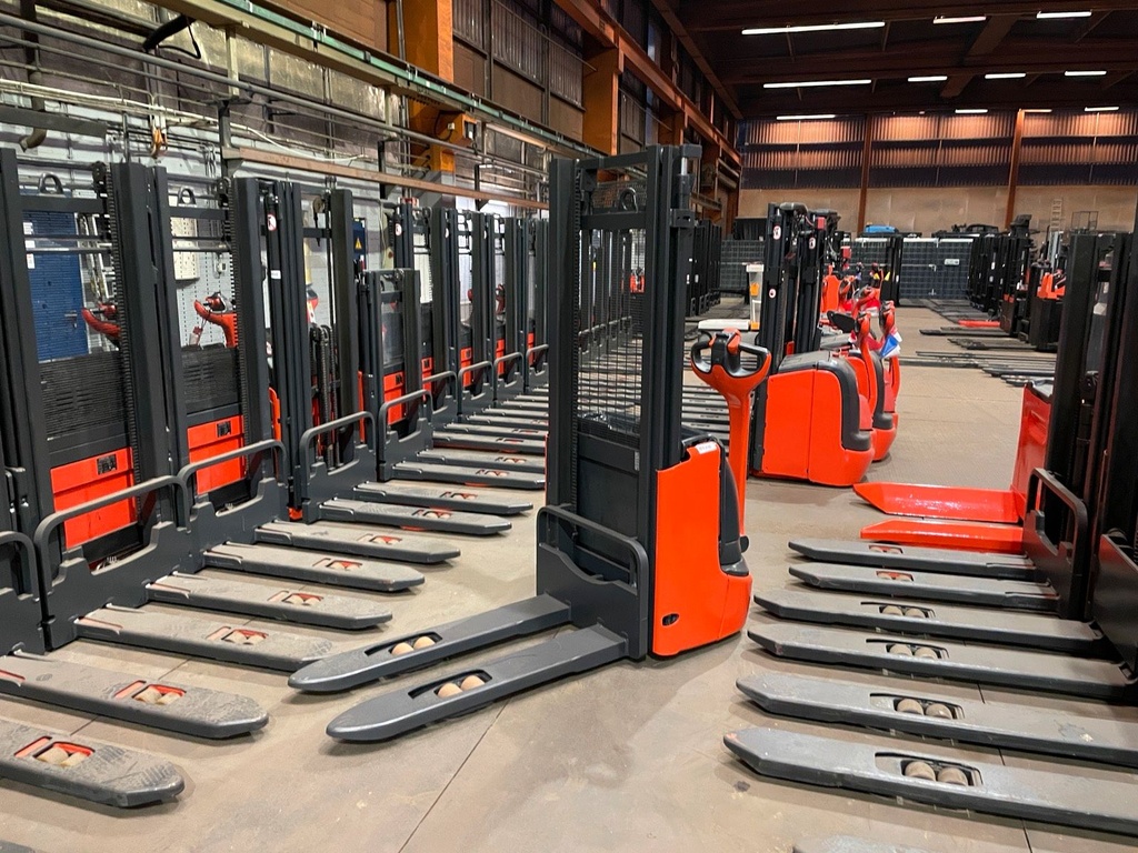 Linde L12 3000mm Hochhubwagen nur 510h Elektro StaplerBild 3