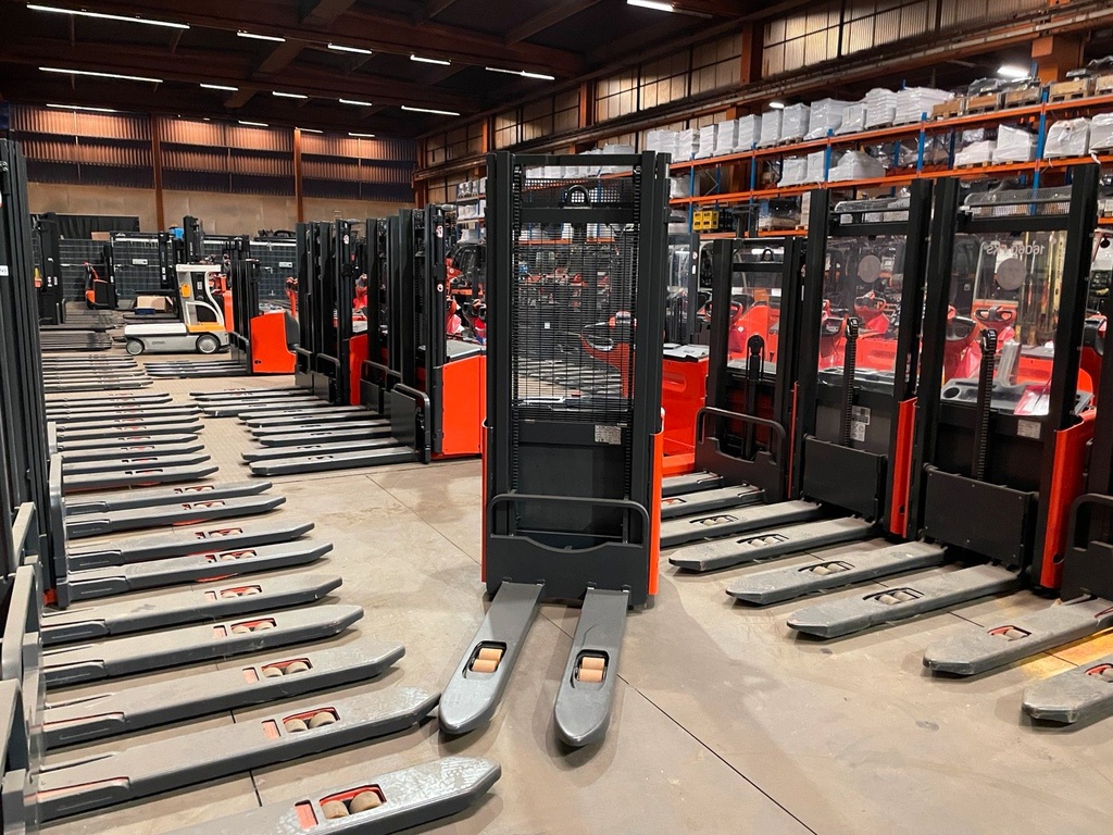 Linde L12 3000mm Hochhubwagen nur 510h Elektro StaplerBild 4