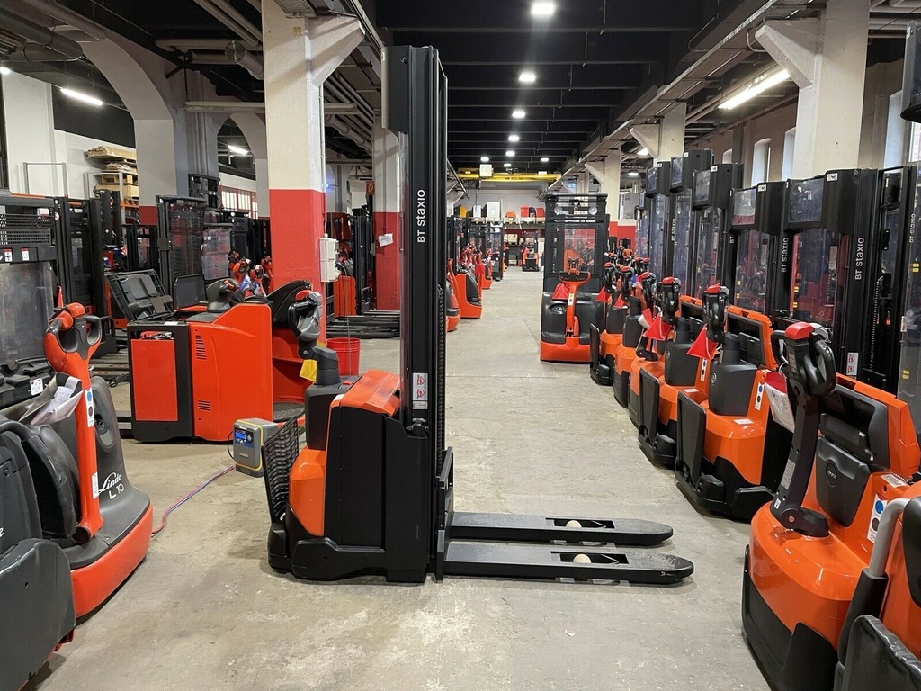 BT SWE 120 3700mm Hub. Hochhubwagen mit Klappplattform StaplerBild 3