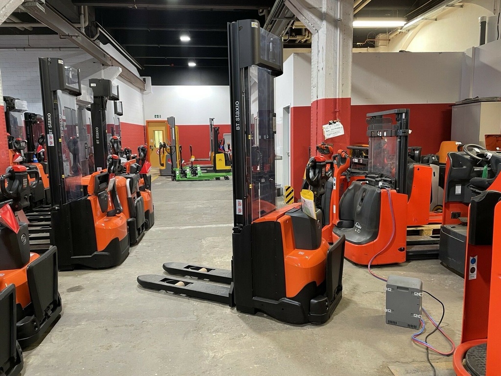 BT SWE 120 3700mm Hub. Hochhubwagen mit Klappplattform StaplerBild 6