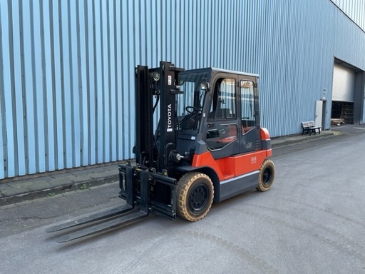 Toyota 4T Elektro Gabelstapler 4000kg Zinkenversteller 