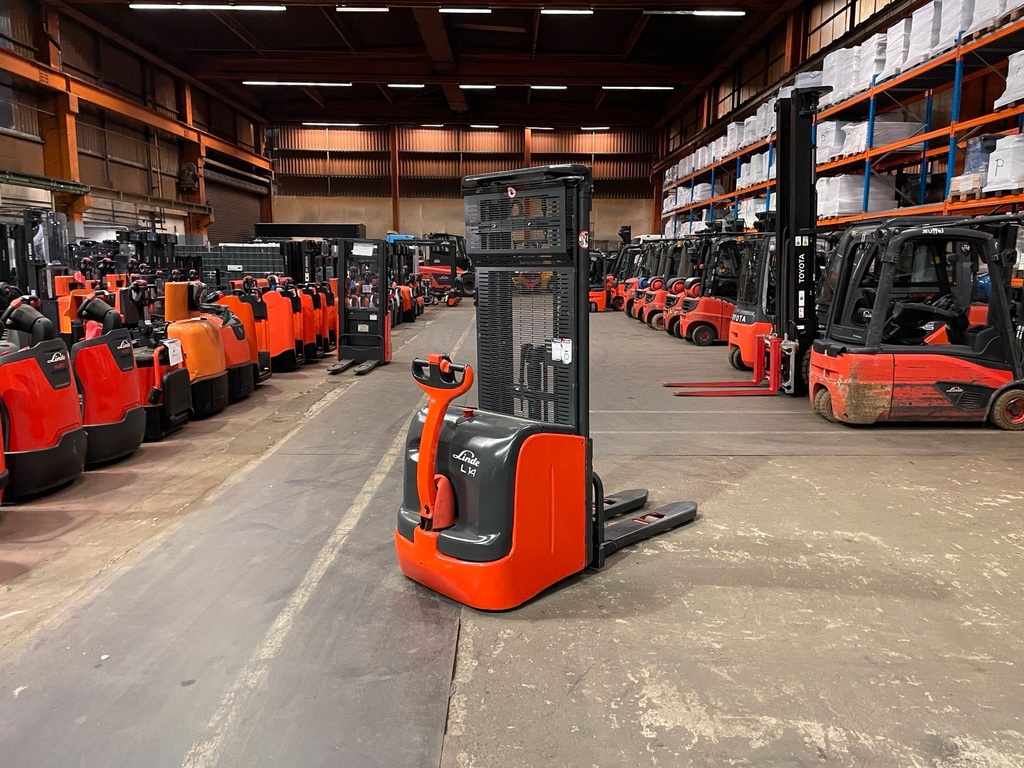 Linde L14 Triplex 4790mm hub. Elektro Hochhubwagen Stapler