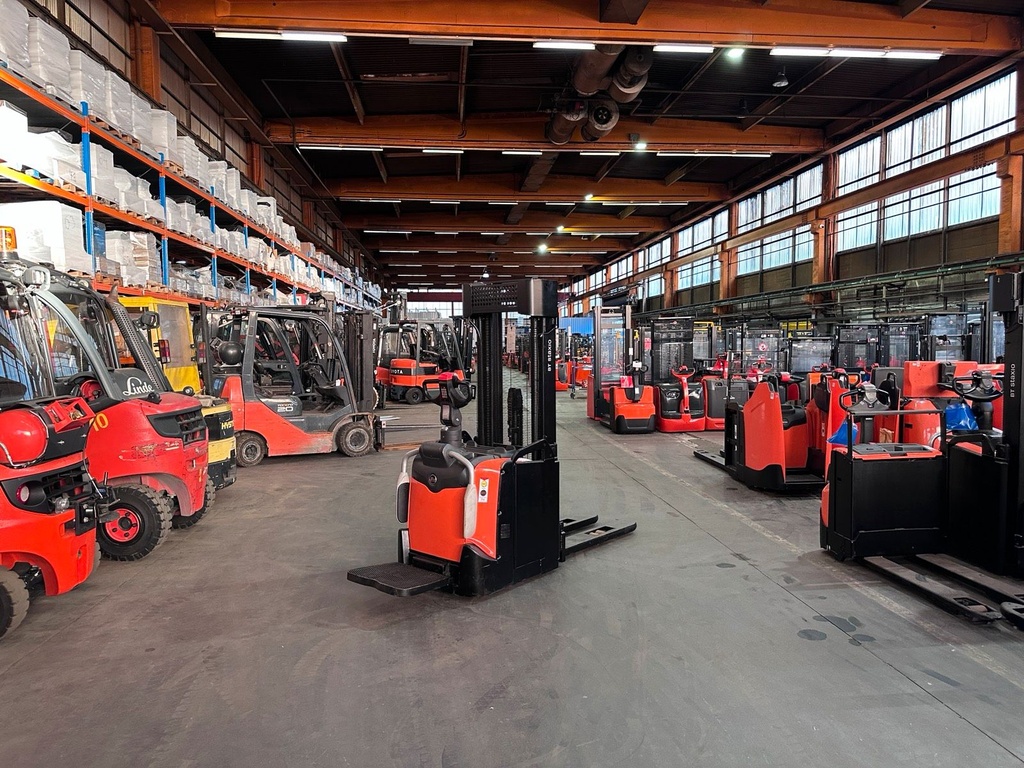 Toyota BT SPE160 4500mm Triplex Elektro Hubwagen Stapler 